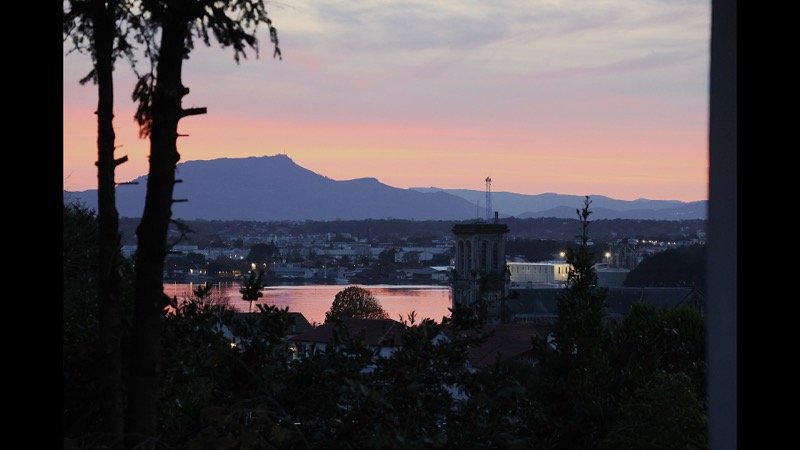 Maison 300 m² — Boucau