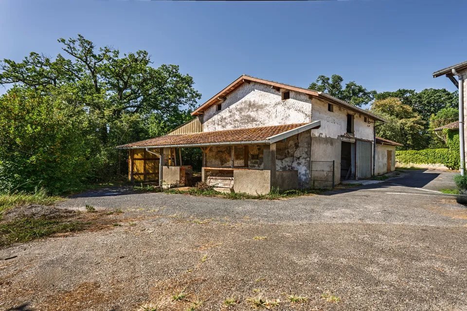 Lot A — la petite grange, 180 m² sur 934 m² de terrain